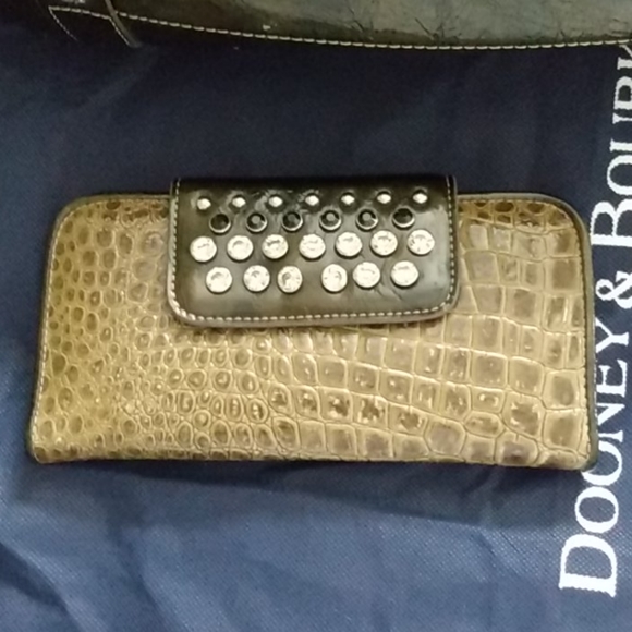 Purse & Wallet - Picture 2 of 3
